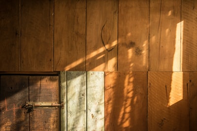 棕色木墙